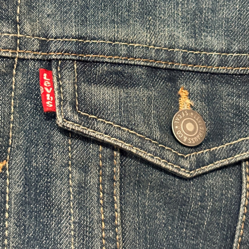 Levis Girls Denim Trucker Jacket Medium Wash Blue 7747-M7G Size M 10-12 YRS - Picture 4 of 8